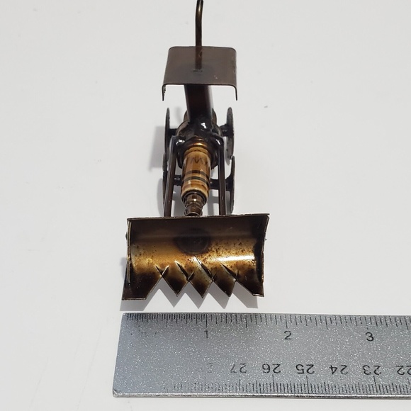 Spark Plug Hand Crafted Metal Sculpture Tractor Figurine Home Office Decor - Picture 8 of 8